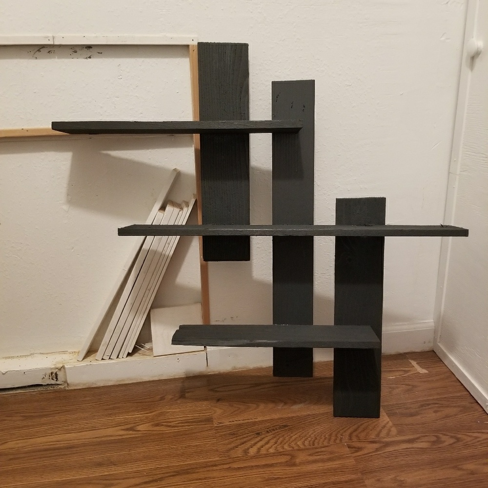 Display shelving - Picture 2 of 4